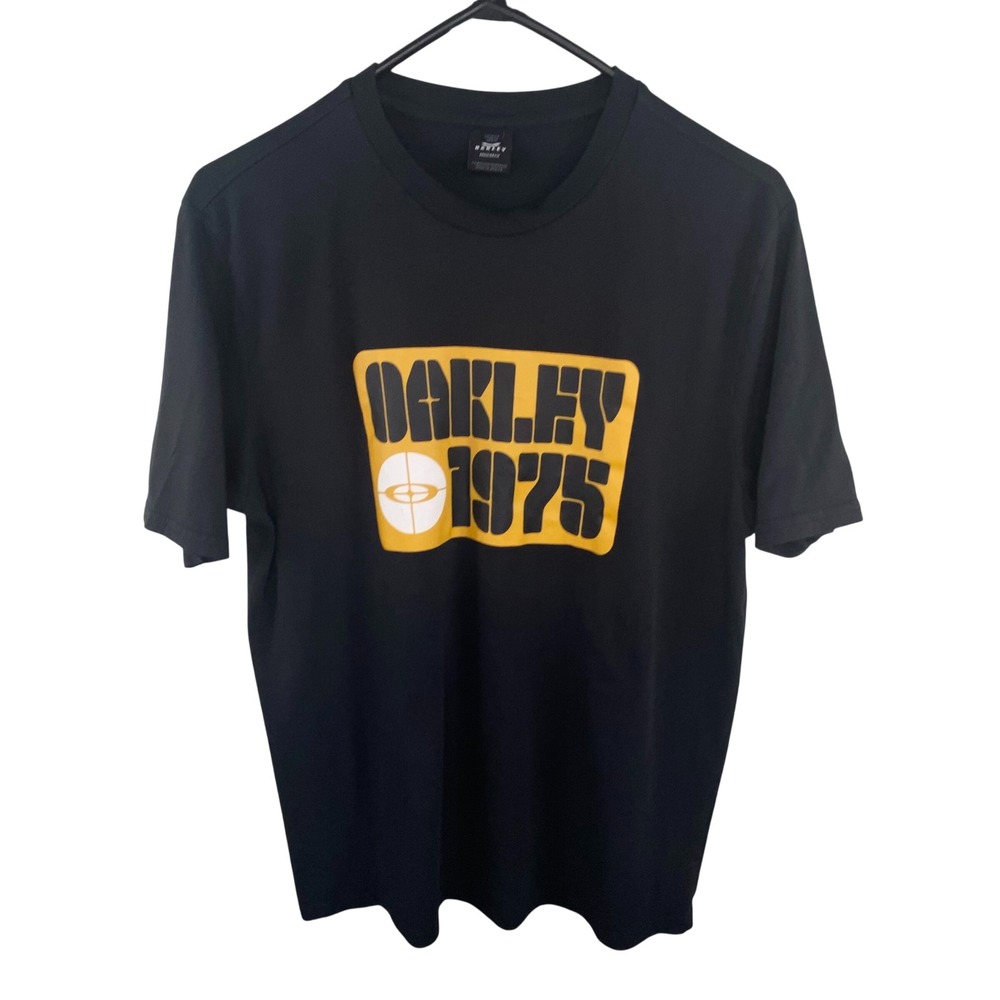 Oakley 1975 Graphic T Shirt Mens Size S Black Short Sleeve Regular Fit Sporty